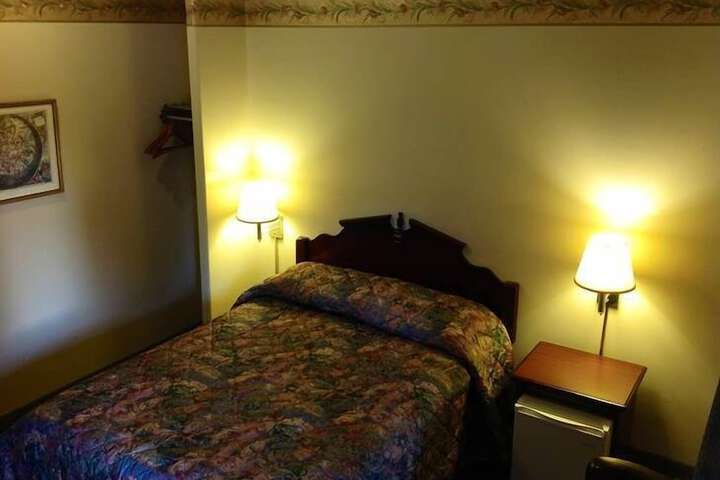 Room 6 of 11
