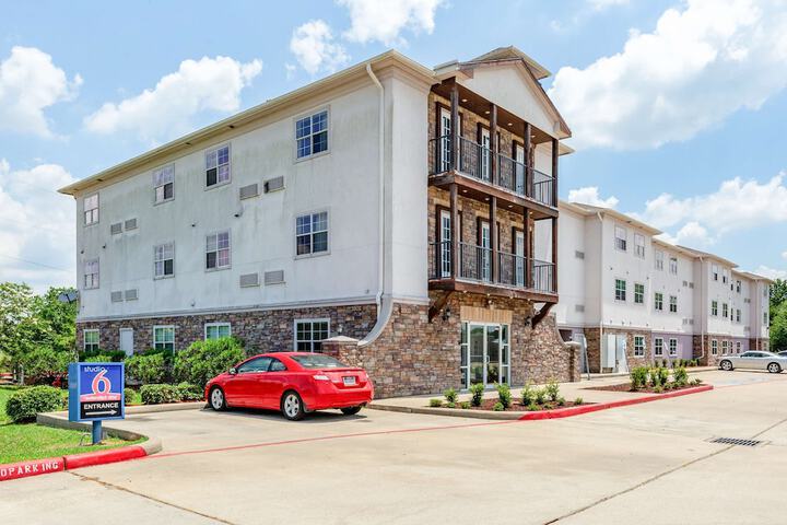 Hotel 4 of 32