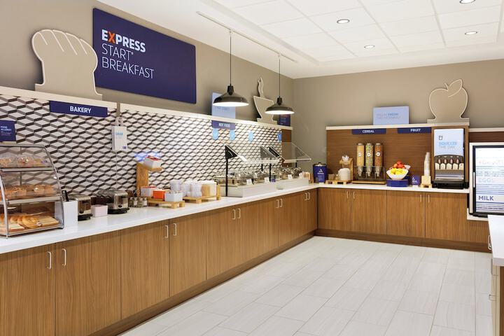 Holiday Inn Express Hotel & Suites Columbus SW-Grove City by IHG