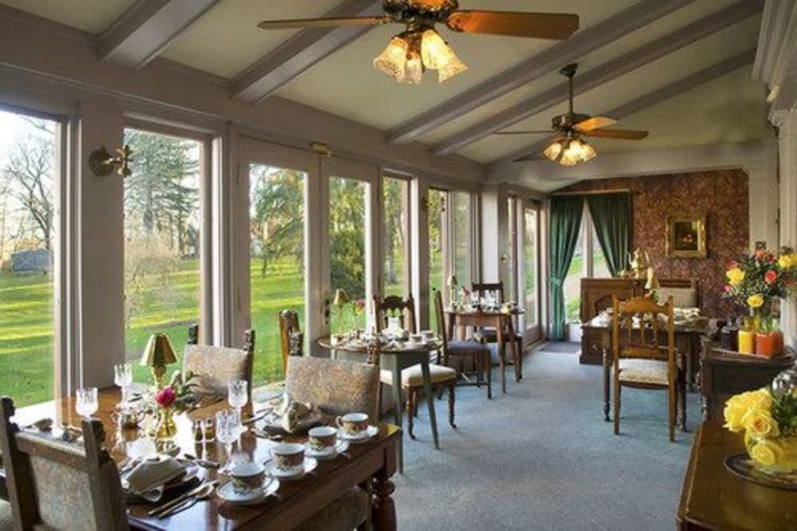 Hillbrook Inn