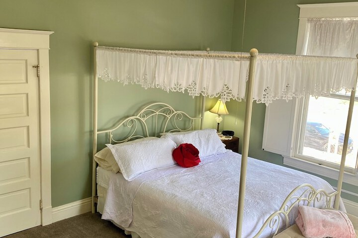 Room 35 of 50