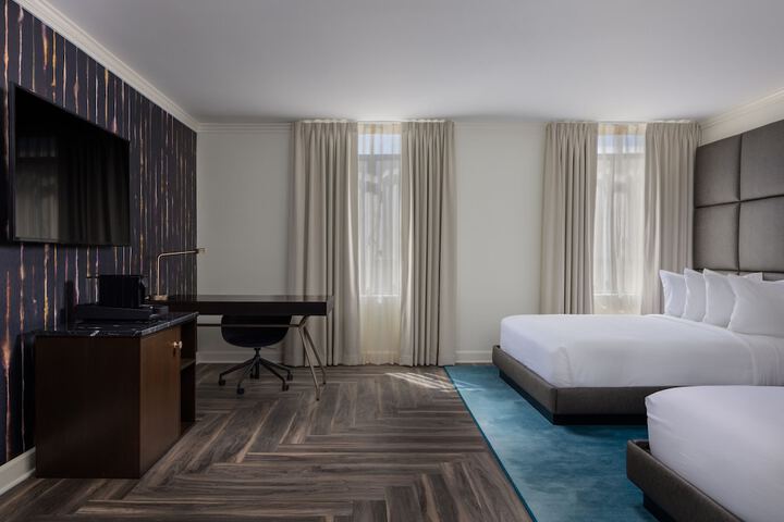 Hotel Deco Omaha Tapestry Collection by Hilton