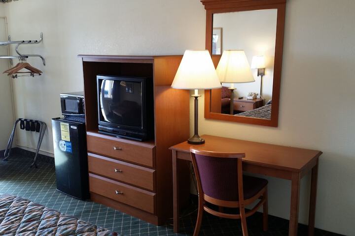 Economy Inn