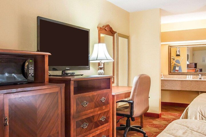 Room 18 of 34