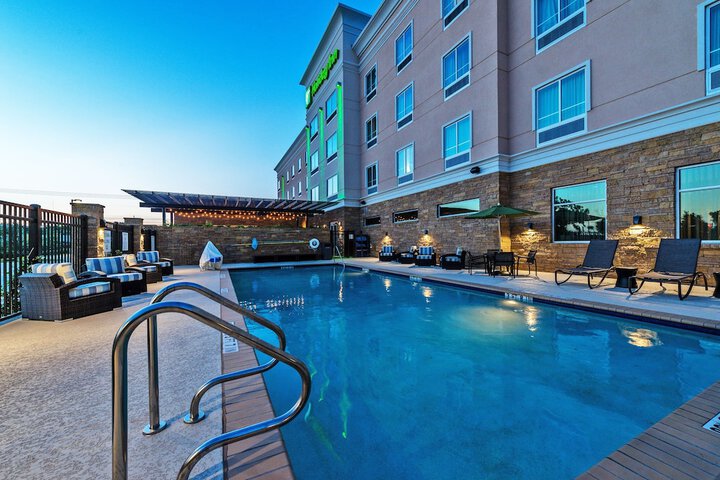 Pool 10 of 57