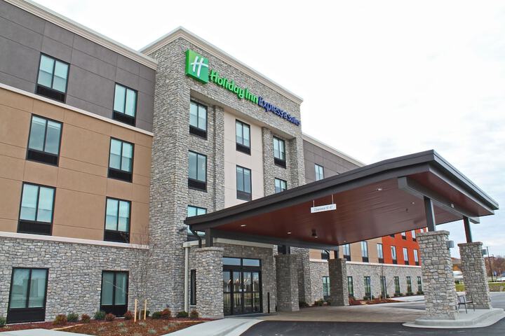Hotel 4 of 63