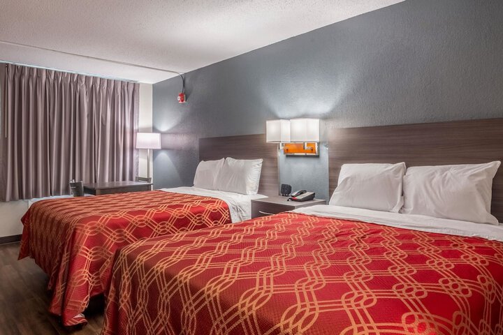 Room 10 of 26