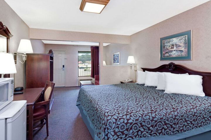 Days Inn by Wyndham Morristown