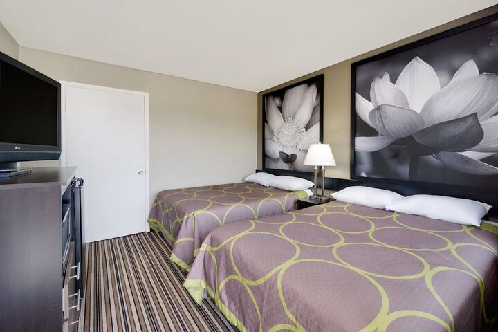 Room 7 of 18