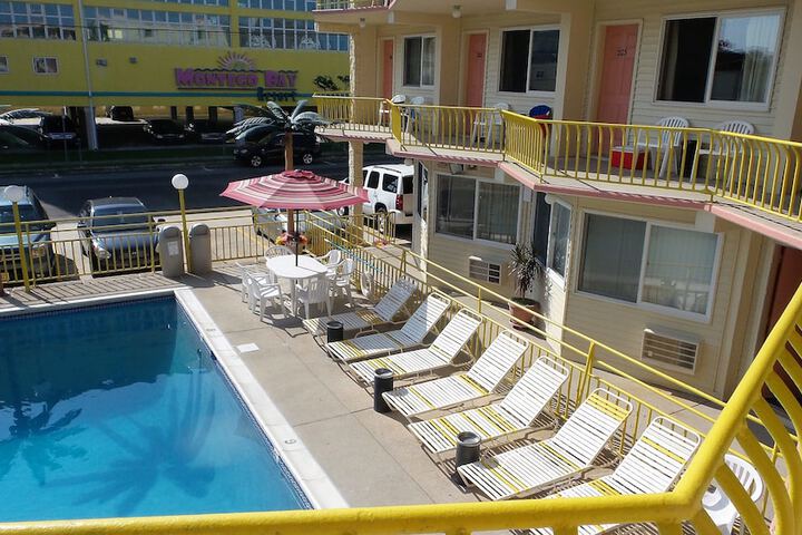 Golden Rail Motel