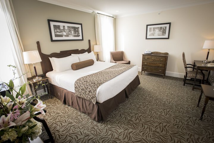 Room 100 of 141