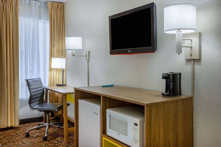 Room 11 of 41