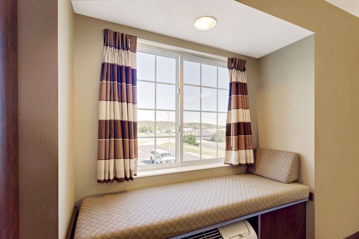 Room 7 of 25