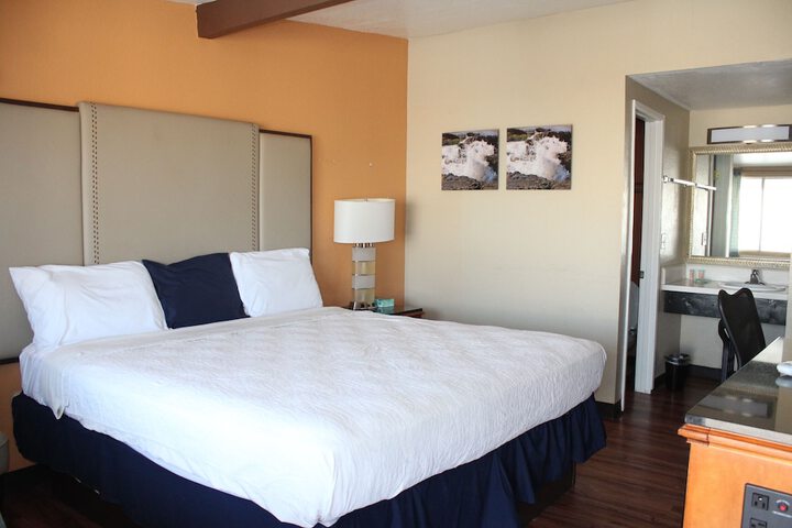 Room 17 of 39