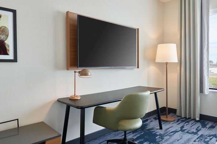 Room 28 of 61