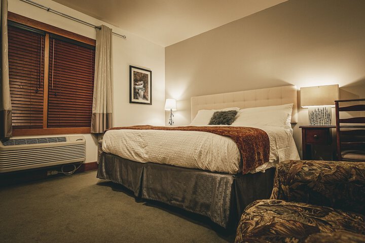 Room 72 of 136