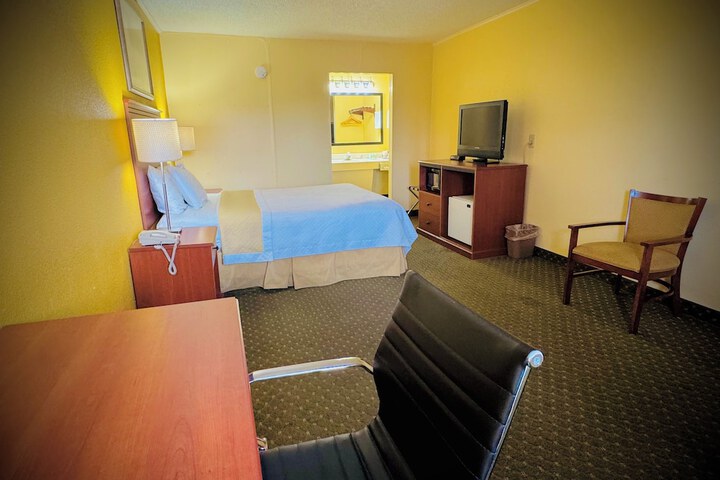 Room 7 of 24