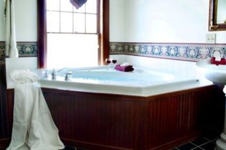 Arbor Hill Inn