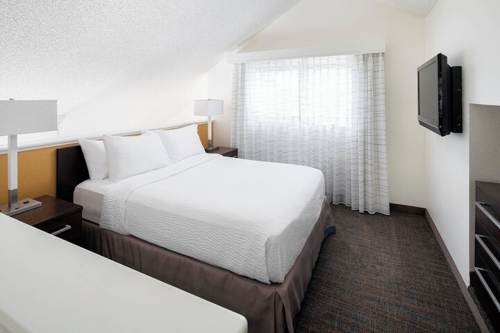 Room 18 of 27