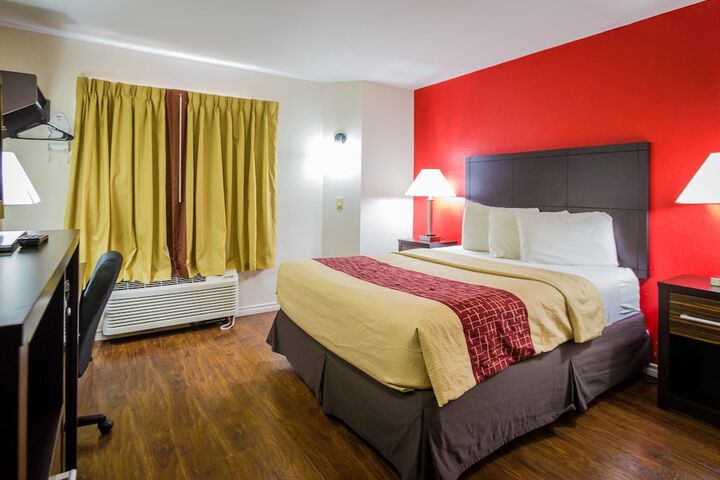 Room 15 of 16