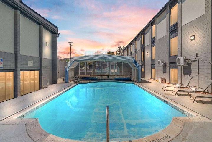 Pool 6 of 39