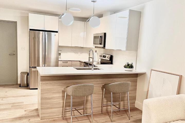Modern 2 Bed Furnished Apartment in Quincy