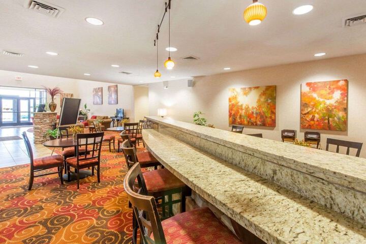 Comfort Suites Altoona North