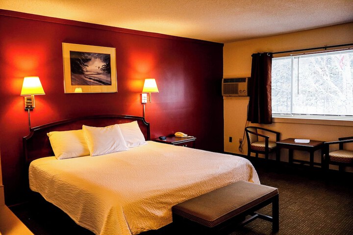 Room 43 of 69