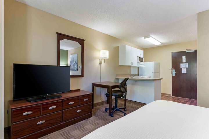 Room 13 of 31