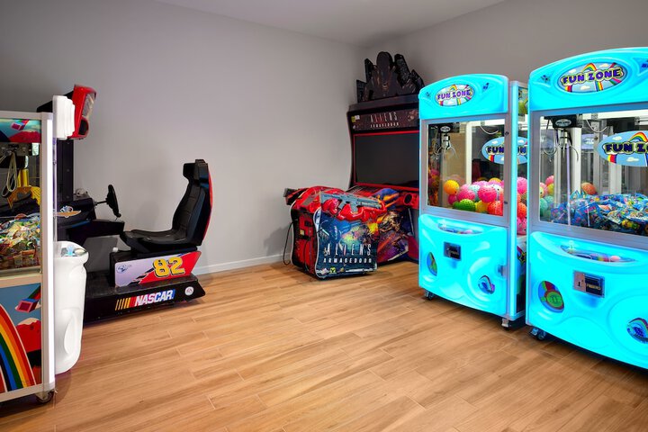 Room 16 of 62