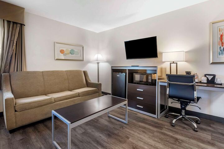 Room 52 of 64