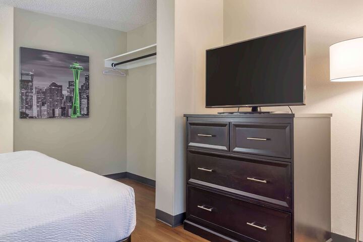 Room 17 of 30