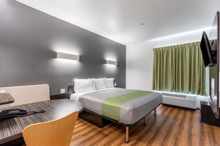 Room 26 of 33
