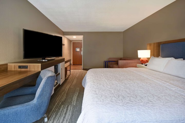 Room 48 of 69