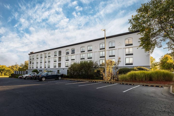 Wingate by Wyndham Charlotte Speedway / Concord