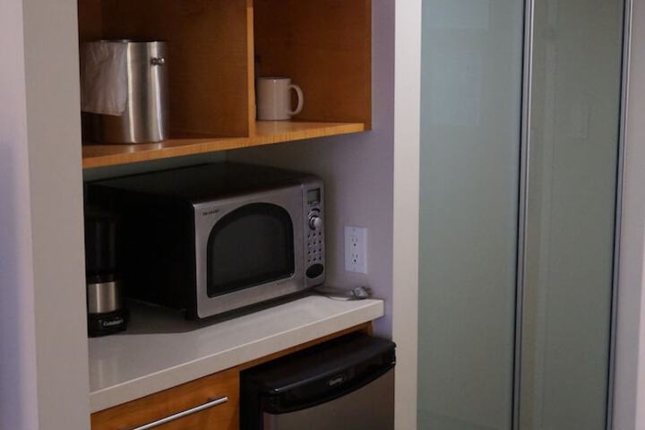Room 33 of 84