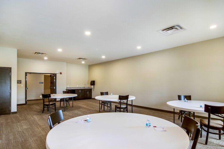 Comfort Suites Wooster near University Campus