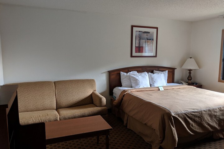 Room 8 of 36