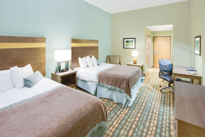 Room 4 of 16
