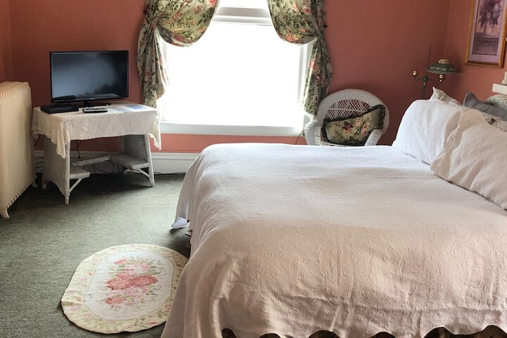 Room 11 of 44