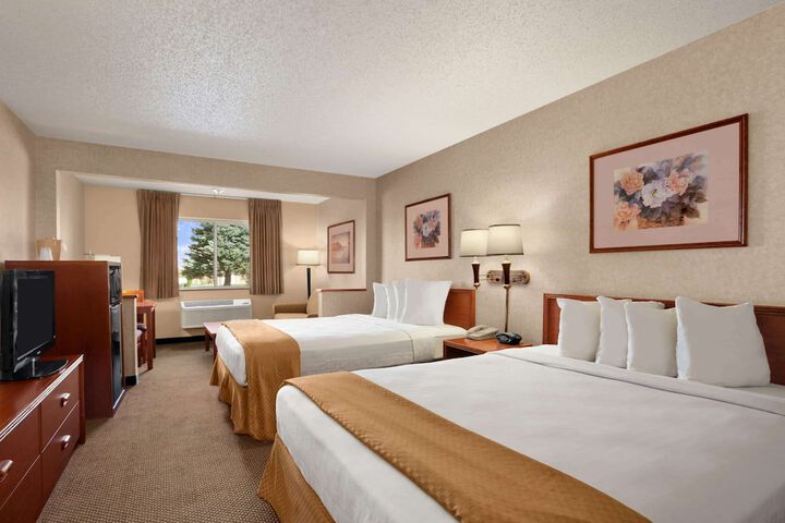 Room 5 of 16