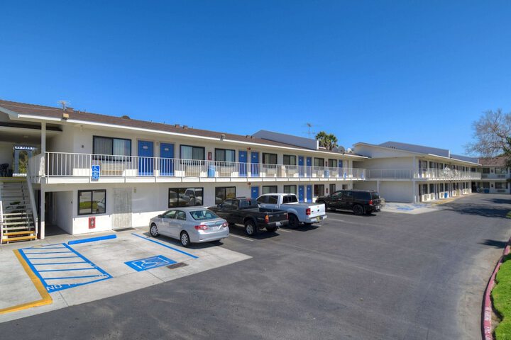 Hotel 2 of 25