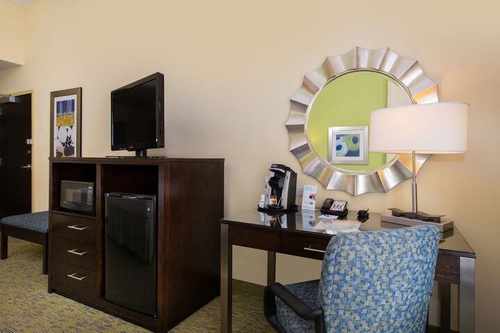 Holiday Inn Express Hotel and Suites Scranton by IHG