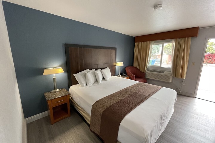 Pacific Inn