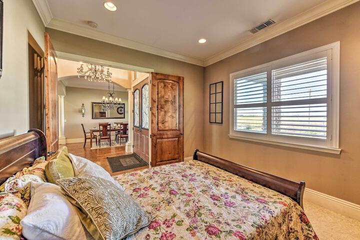 Near Wineries: Elk Grove Getaway w / Saltwater Pool