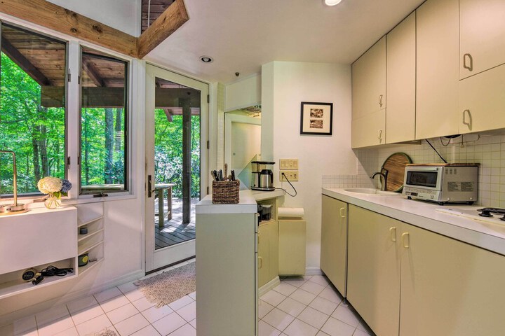 Tree-lined Robbinsville Studio Near Trails!