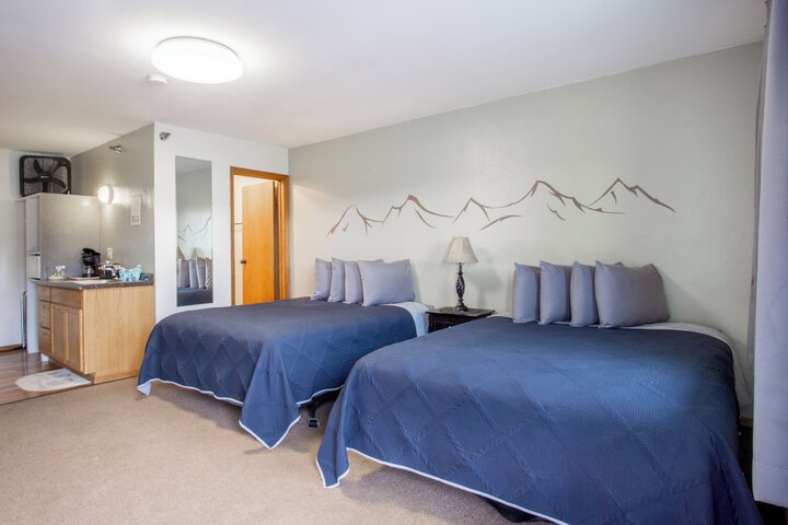 Room 10 of 18