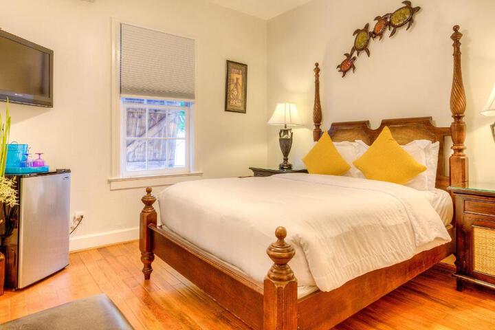 Key West Harbor Inn - Adults Only