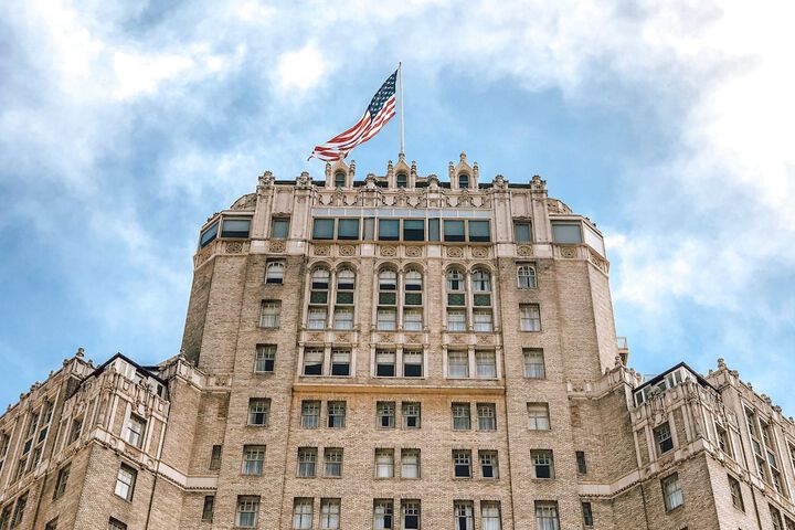 Hotel 15 of 207
