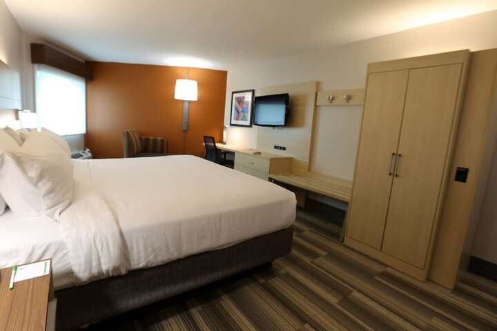 Room 14 of 41